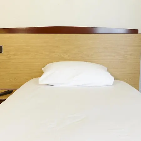 Hotel Campanile Paris Ouest - 2*