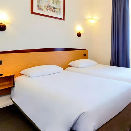 Hotel Campanile Paris Ouest -