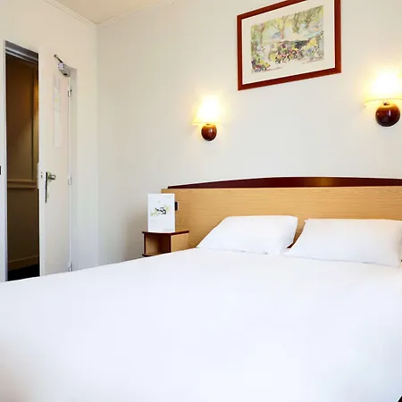 Campanile Paris Ouest - Hotel 2*