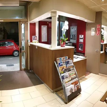 Campanile Paris Ouest -