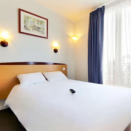 Campanile Paris Ouest - Hotel 2*
