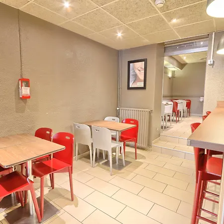 Campanile Paris Ouest - Hotel 2*