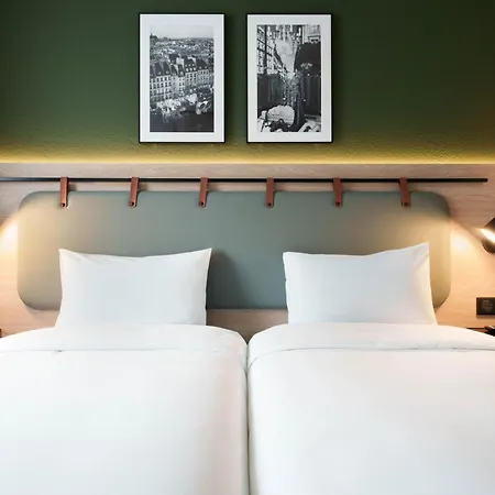 Hotel Campanile Paris Ouest -