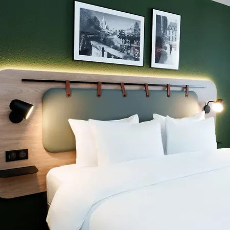 Campanile Paris Ouest - Hotel 2*