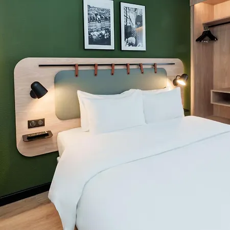 Hotel Campanile Paris Ouest - 2*