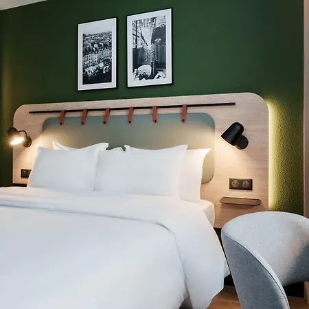 Campanile Paris Ouest - Hotel