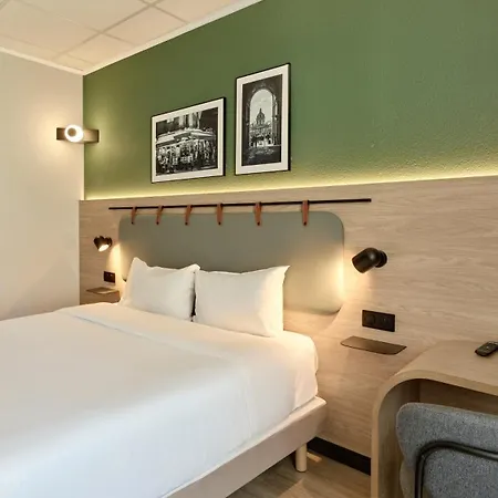 Hotel Campanile Prime - Paris Ouest 2*
