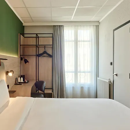 Campanile Prime - Paris Ouest 2*