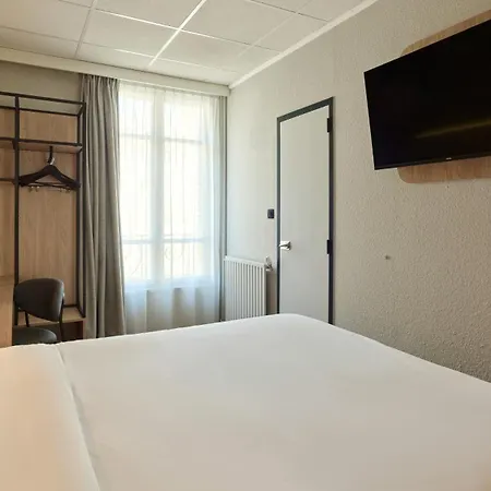 호텔 Campanile Prime - Paris Ouest 2*