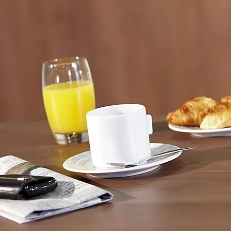 Campanile Prime - Paris Ouest Hotel 2*